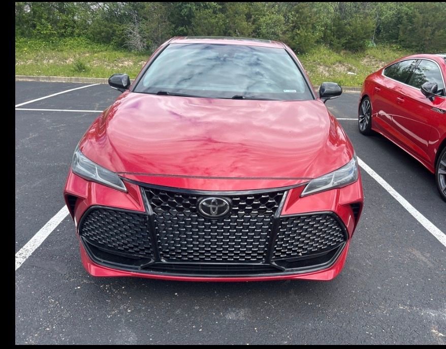 Used 2022 Toyota Avalon Touring w/ Advanced Safety Package FWD image 2