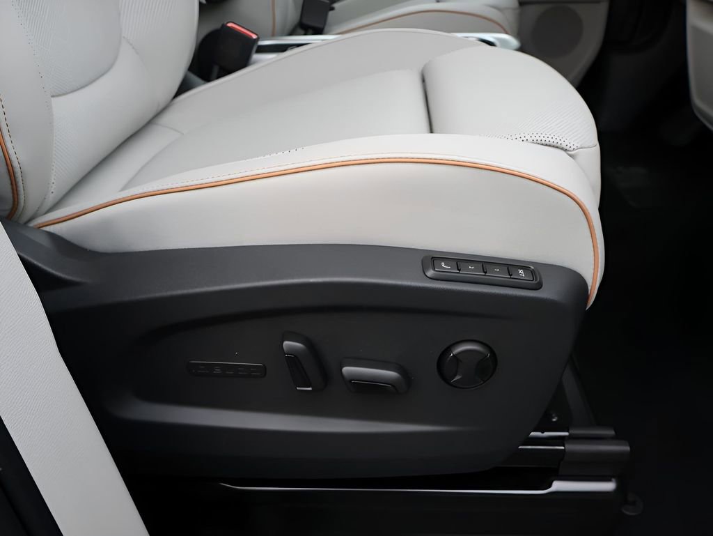 New 2025 Volkswagen ID. Buzz 1st Edition image 14