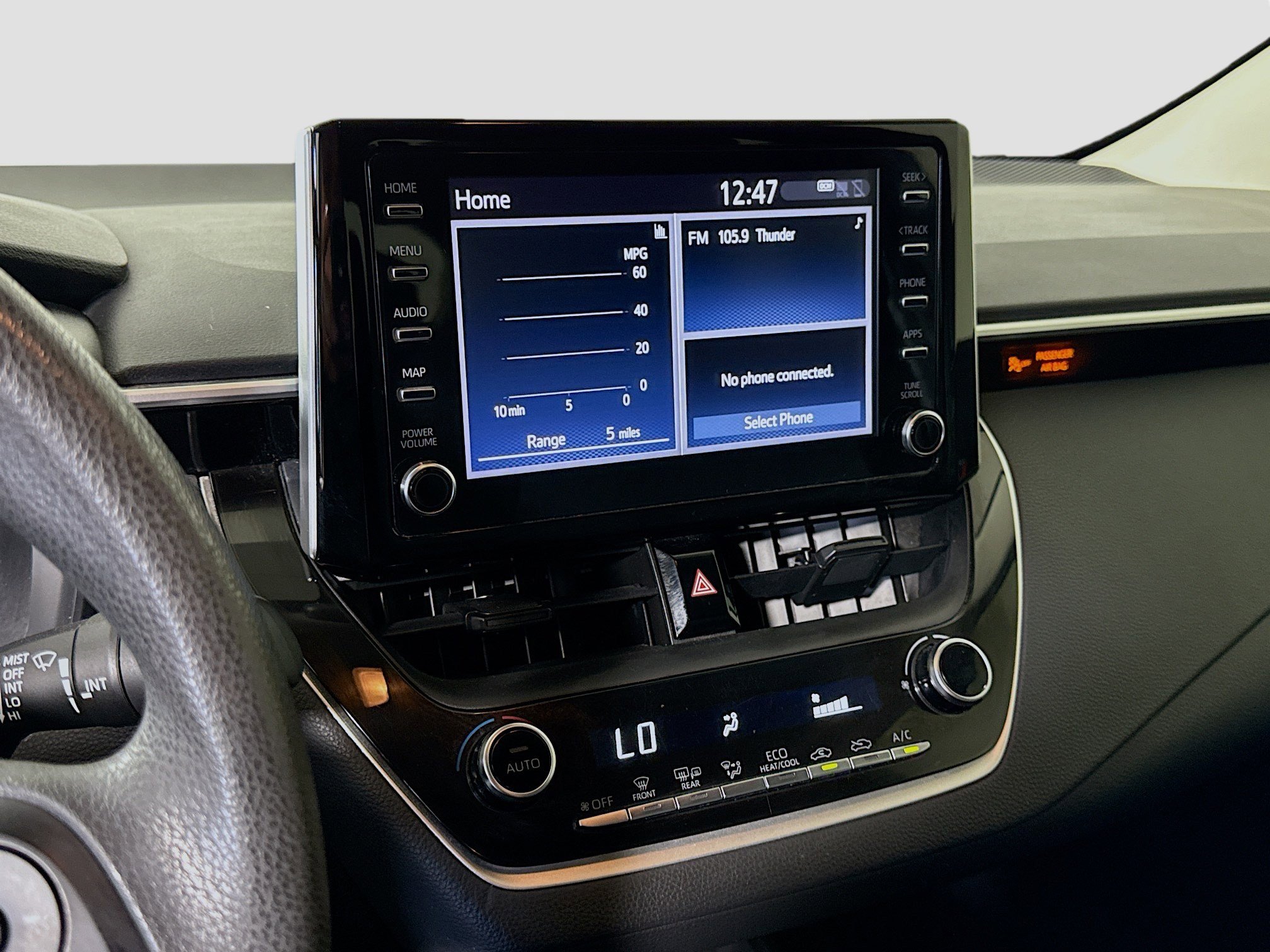 Used 2020 Toyota Corolla LE image 18