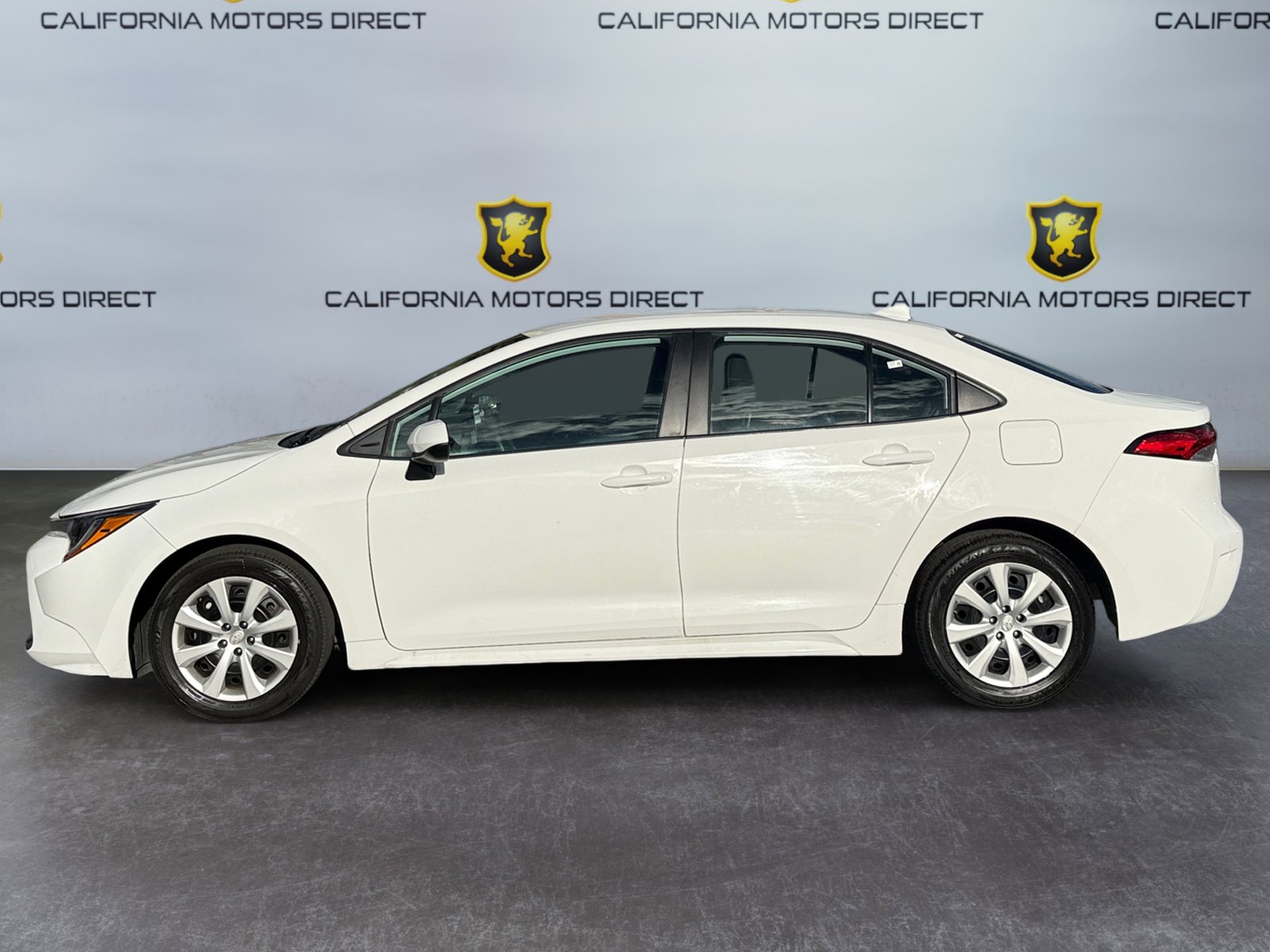 Used 2024 Toyota Corolla LE image 2