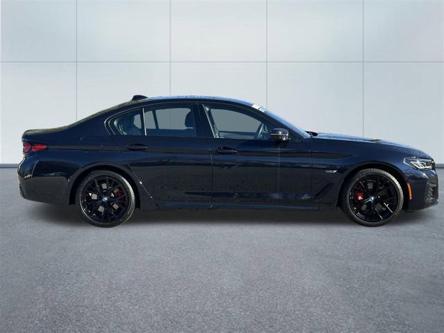 Certified 2023 BMW 530e xDrive w/ Premium Package image 5