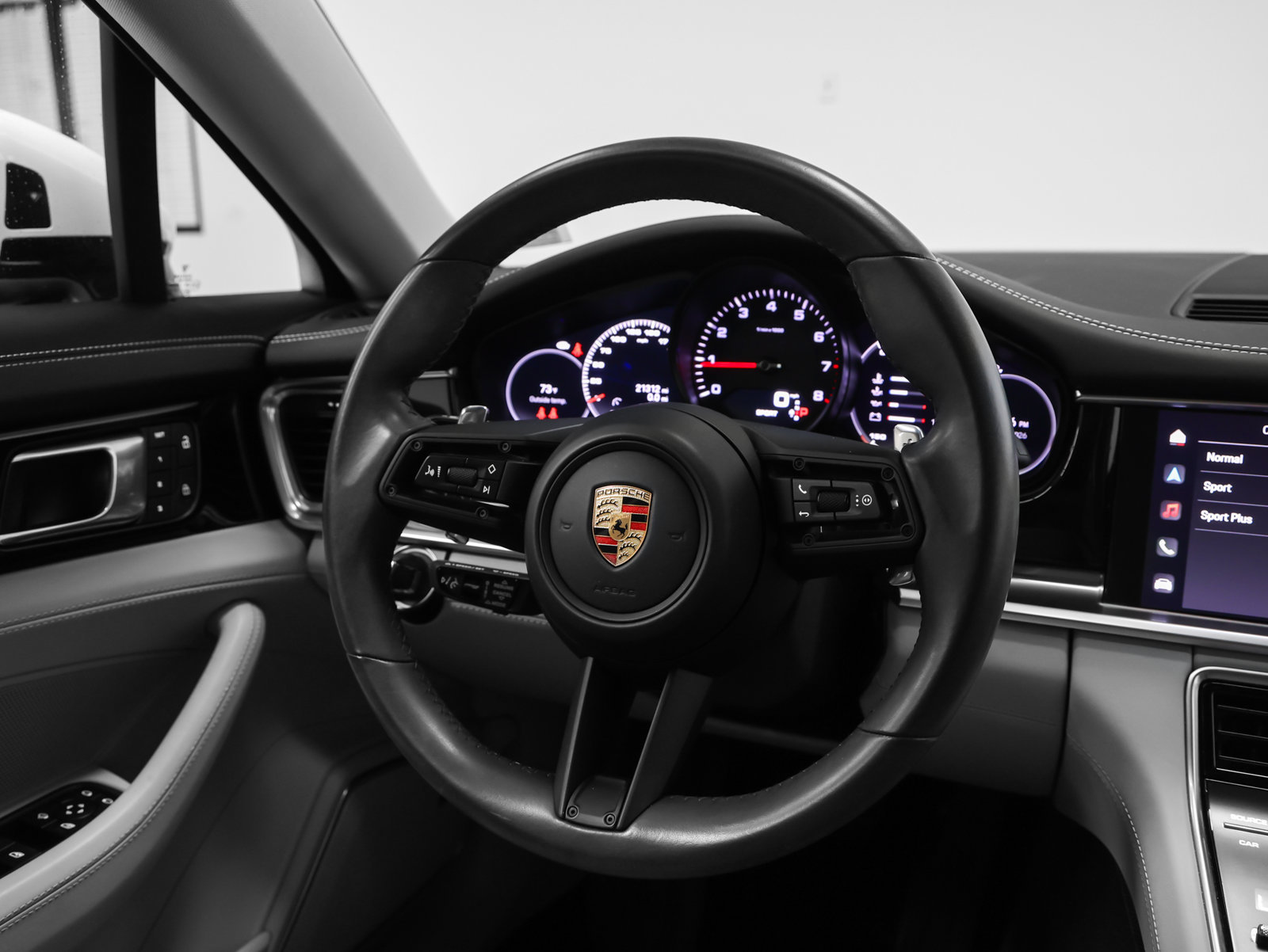 Certified 2023 Porsche Panamera Platinum Edition RWD image 27