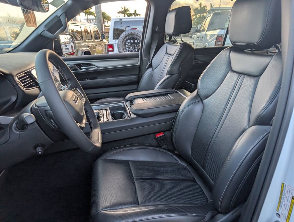 New 2025 Jeep Wagoneer 4WD w/ Convenience Group I image 11