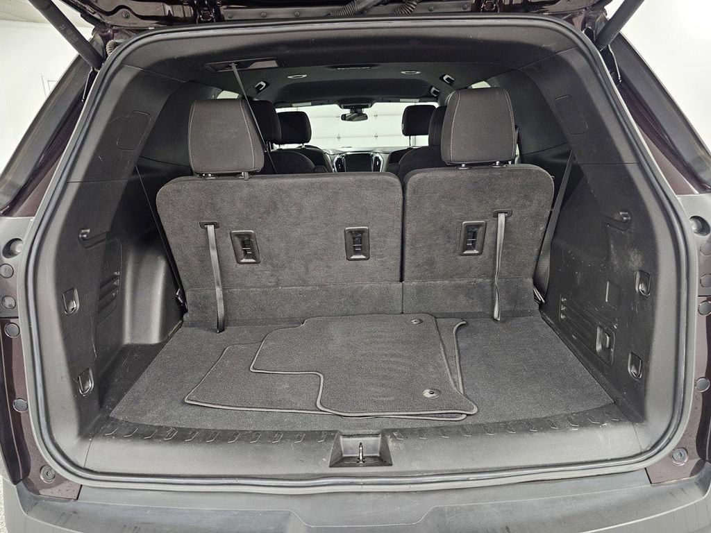 Used 2022 Chevrolet Traverse LT FWD image 29