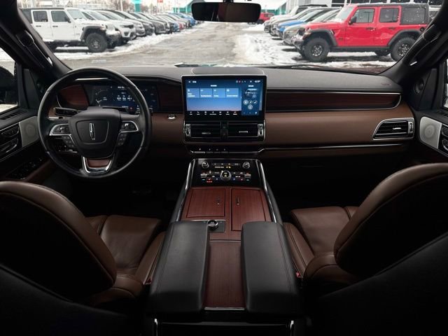 Used 2022 Lincoln Navigator Reserve image 30