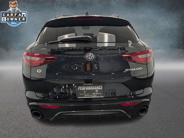Used 2023 Alfa Romeo Stelvio Veloce AWD/4WD image 5