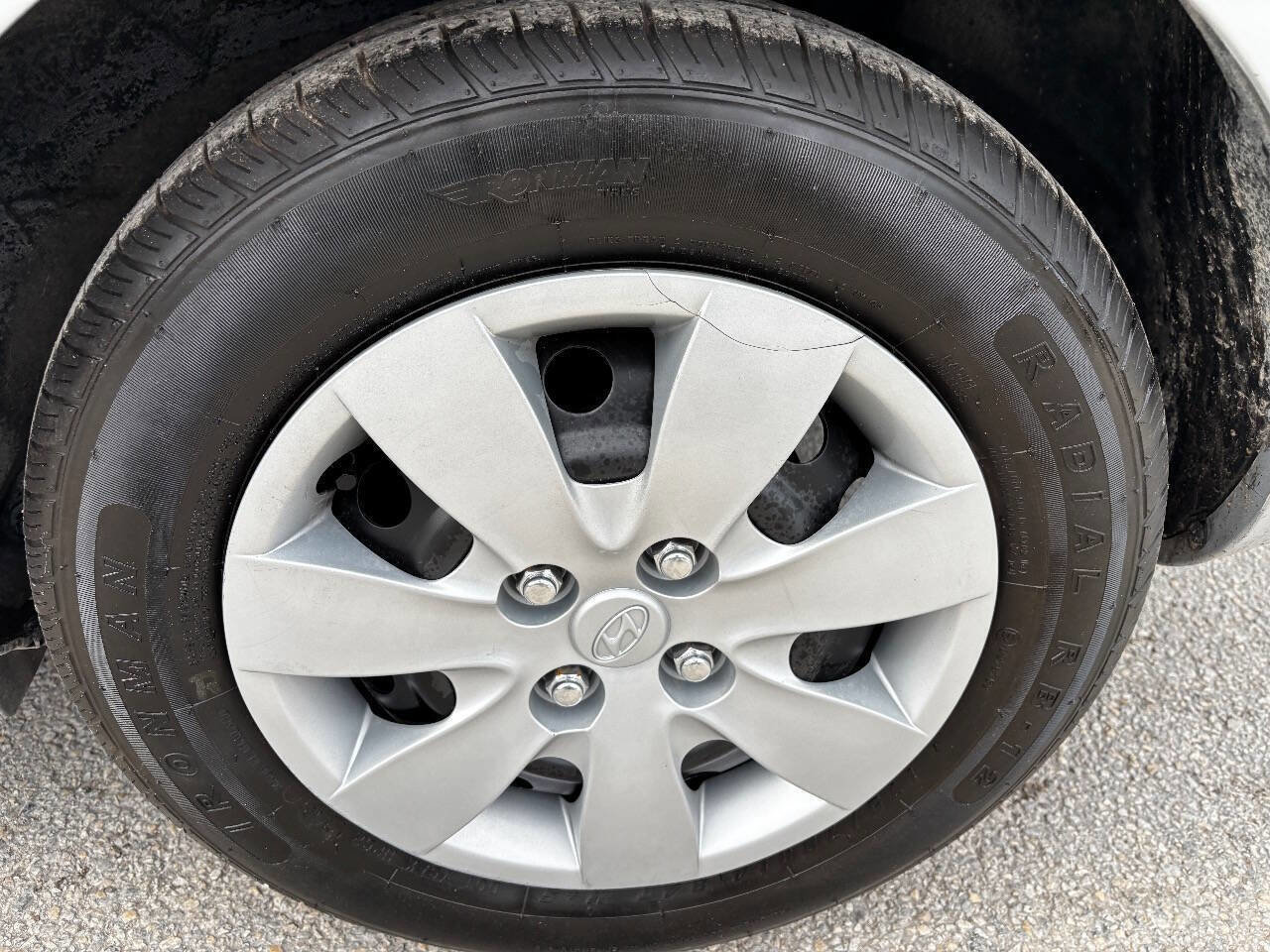 Used 2008 Hyundai Accent GS image 19