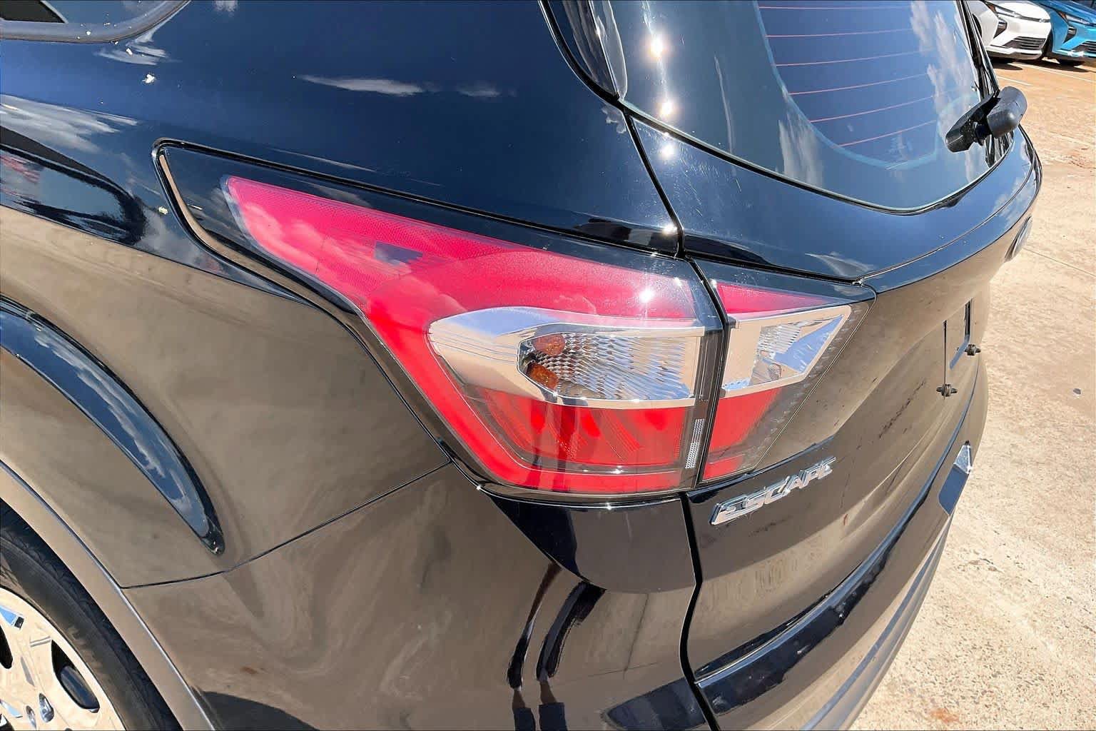 Used 2017 Ford Escape S FWD image 27