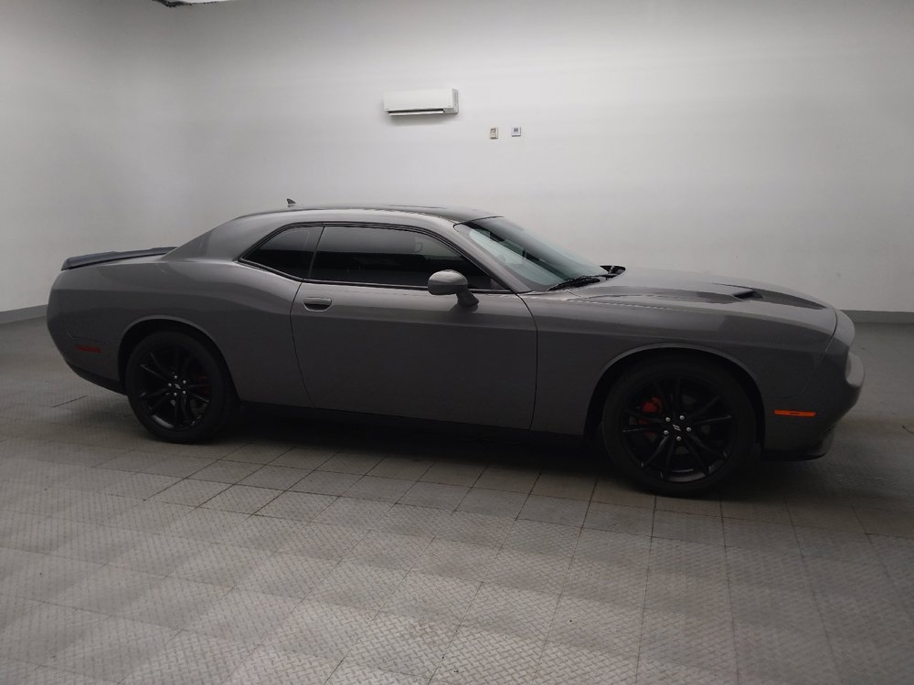 Used 2018 Dodge Challenger SXT w/ Blacktop Package RWD image 11