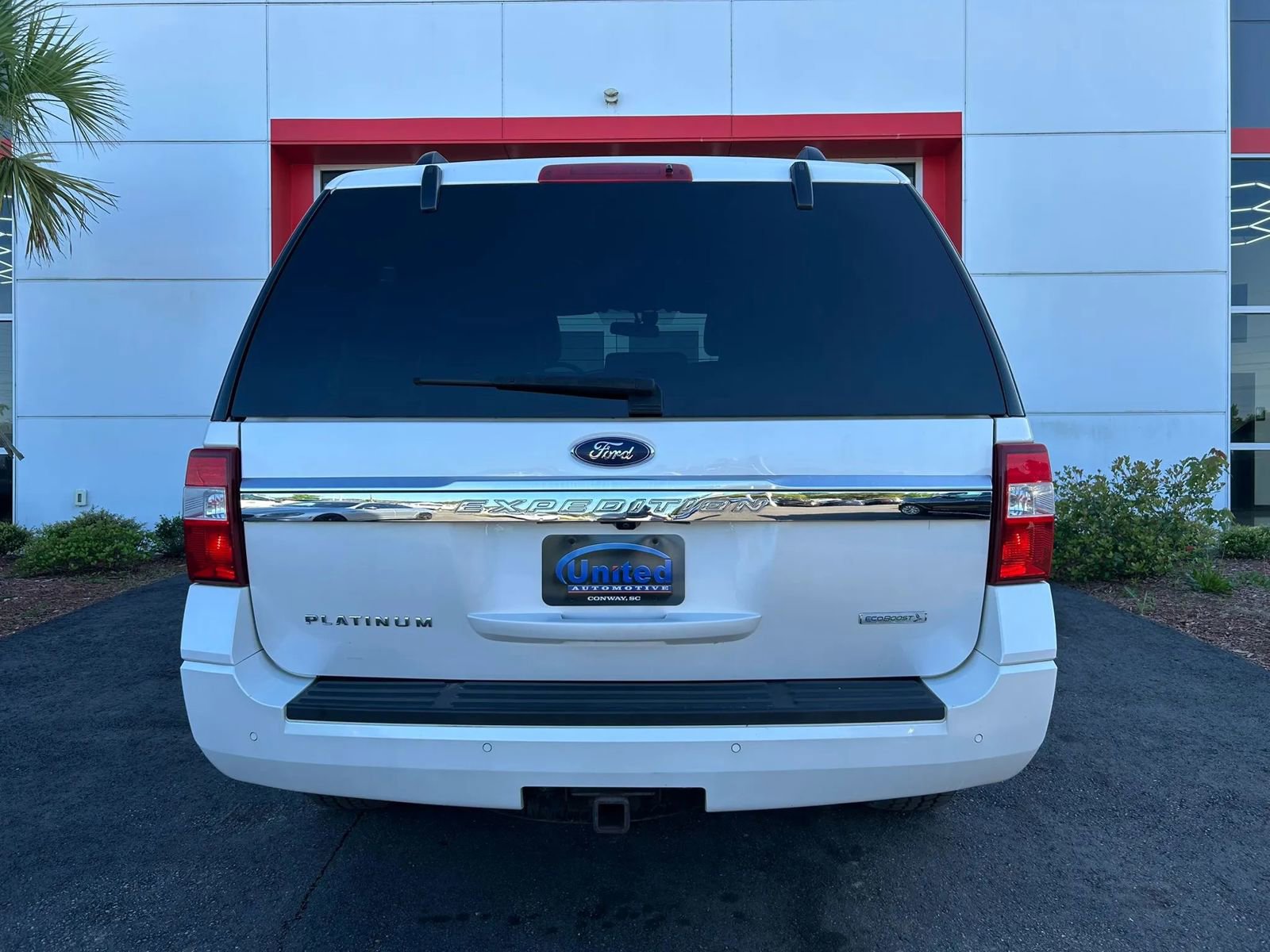 Used 2017 Ford Expedition Platinum AWD/4WD image 5