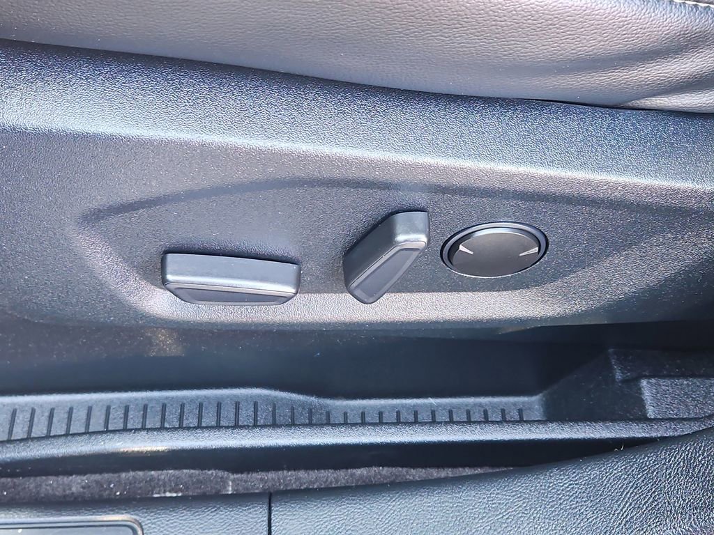 Used 2020 Ford Edge SEL w/ Convenience Package image 25