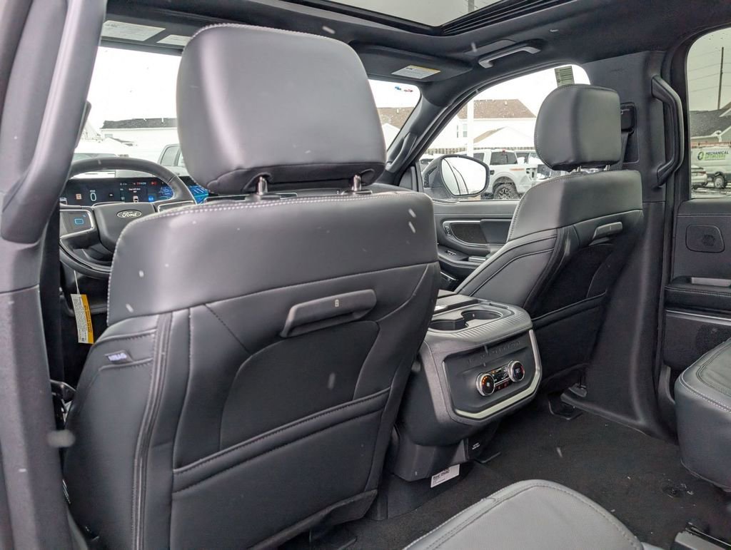 New 2025 Ford Expedition Platinum w/ Stealth Performance Package image 44