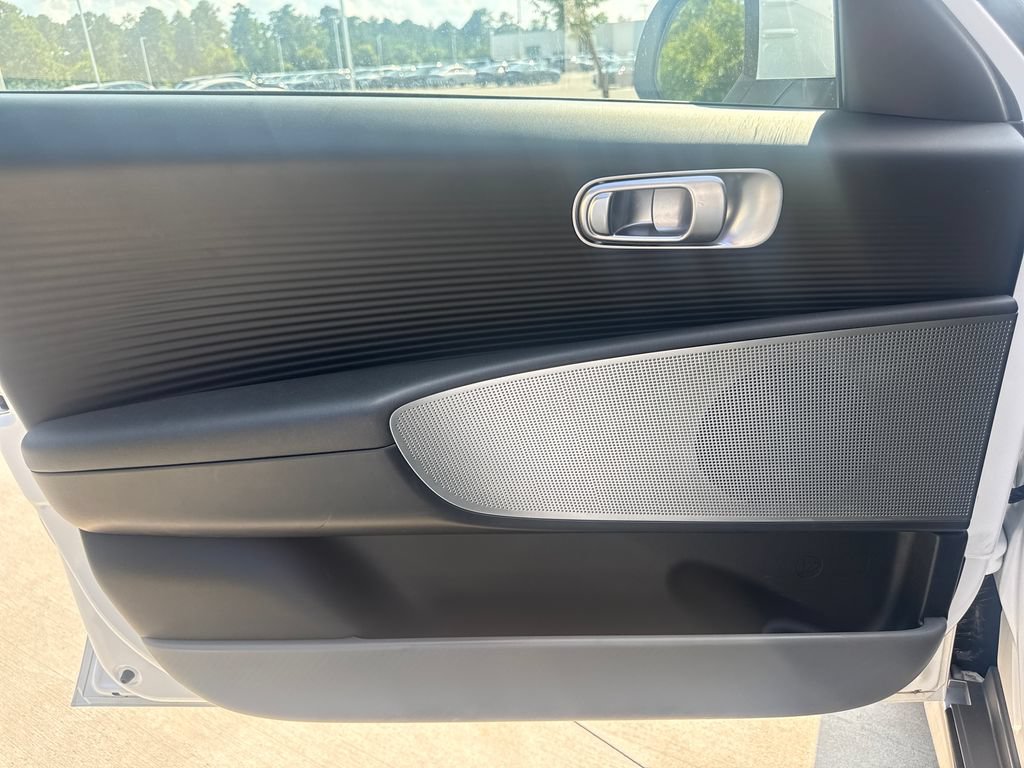 Used 2024 Hyundai Ioniq 6 SE RWD image 13