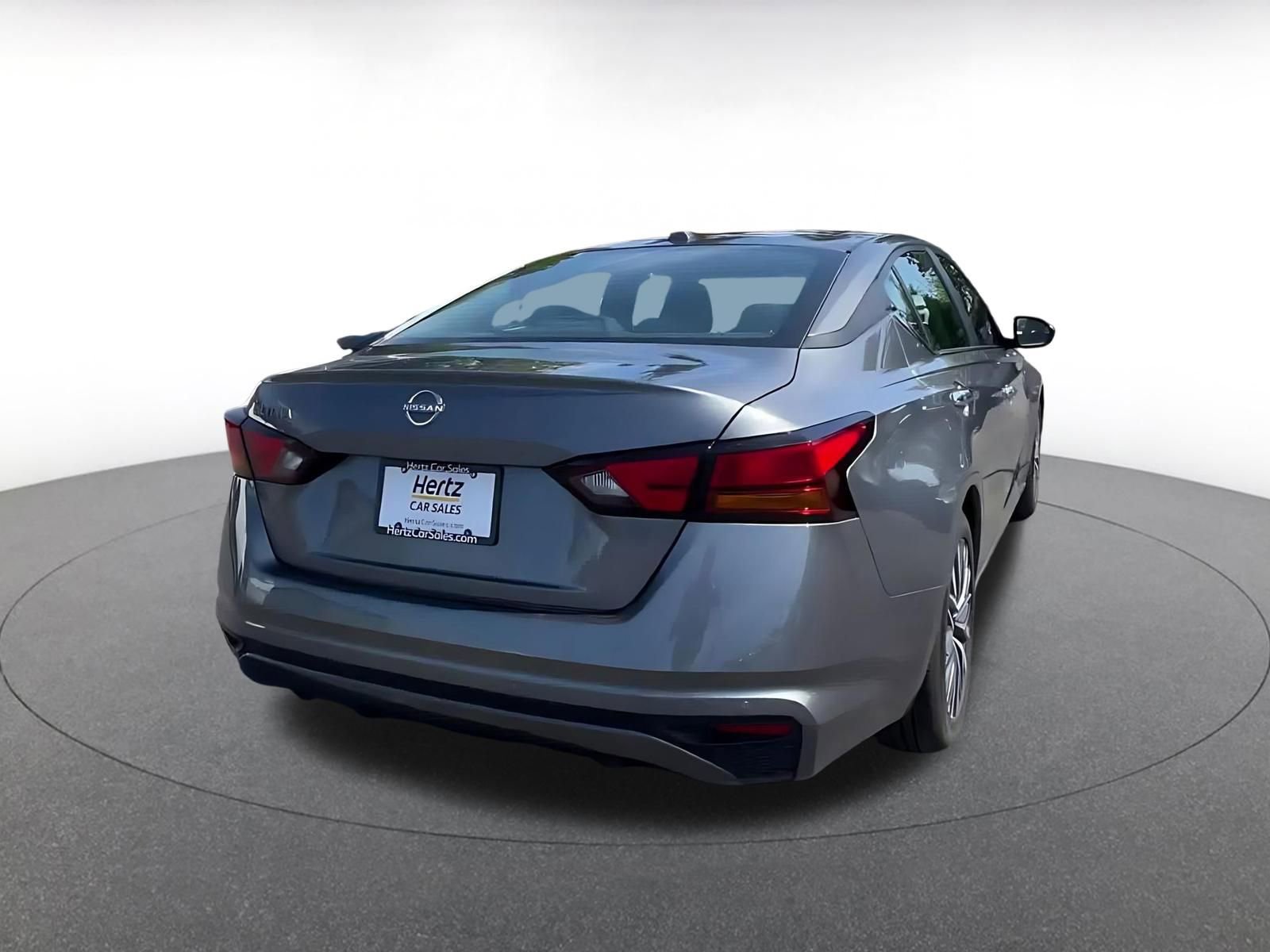Used 2025 Nissan Altima 2.5 SV FWD image 15