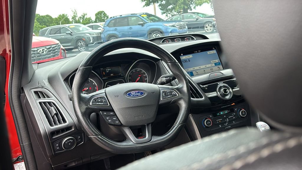 Used 2018 Ford Focus ST w/ Equipment Group 401A FWD image 13