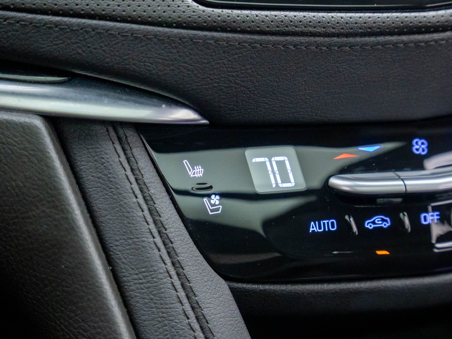 Certified 2025 Cadillac XT5 Premium Luxury image 31