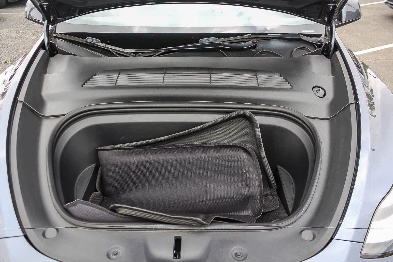 Used 2023 Tesla Model Y Long Range AWD/4WD image 34