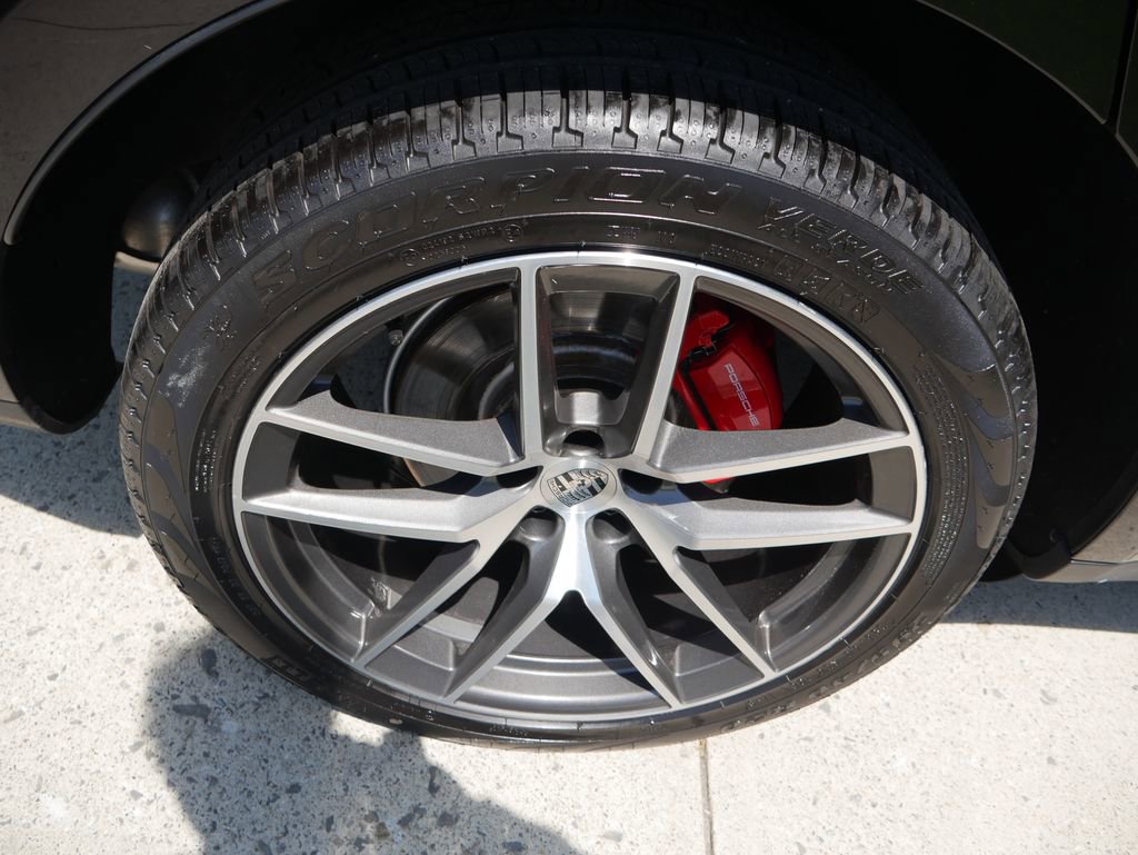 Certified 2023 Porsche Macan S AWD/4WD image 16