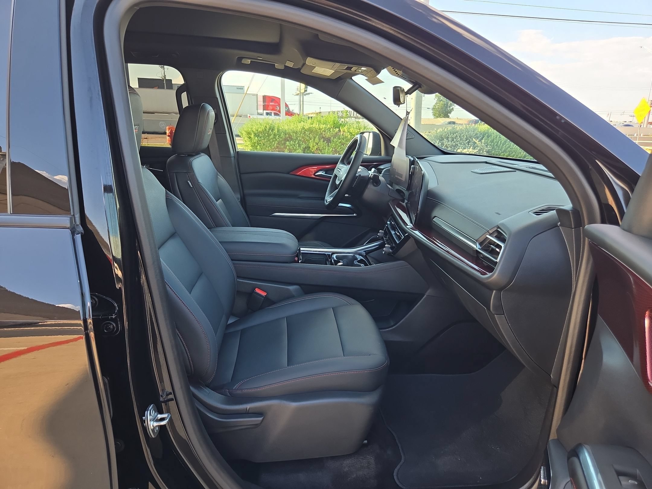Used 2024 Chevrolet Traverse Z71 w/ Enhanced Driving Package AWD/4WD image 25
