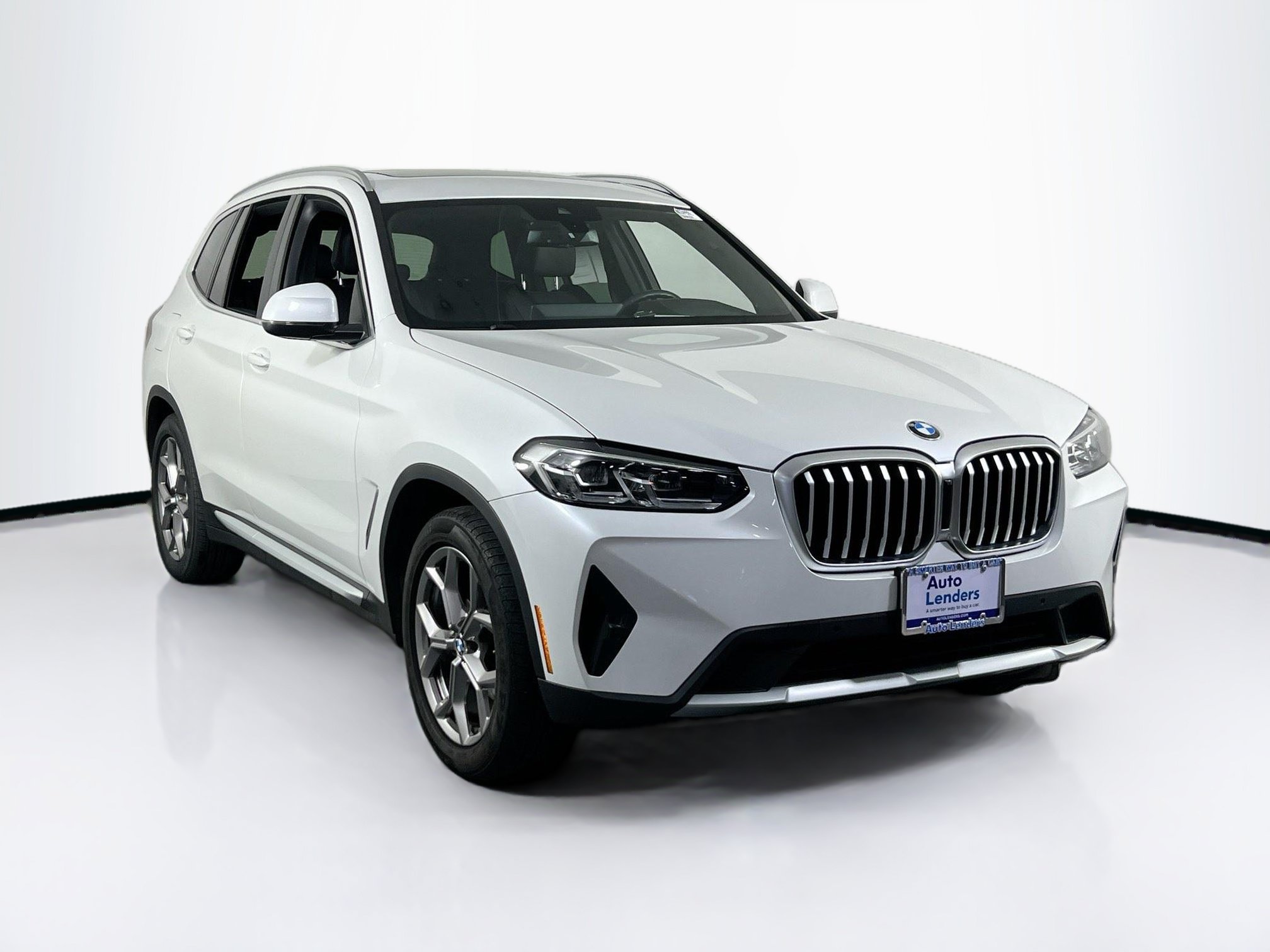 Used 2022 BMW X3 xDrive30i w/ Premium Package 2 (ZPA) AWD/4WD image 3