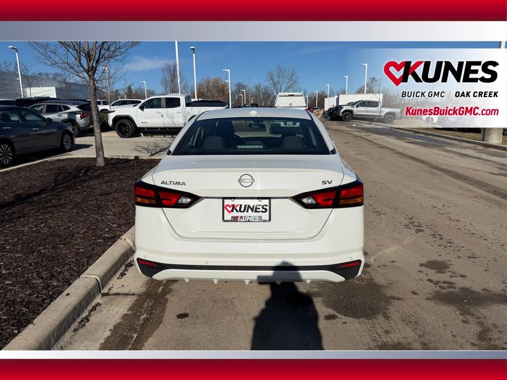 Used 2024 Nissan Altima 2.5 SV image 5