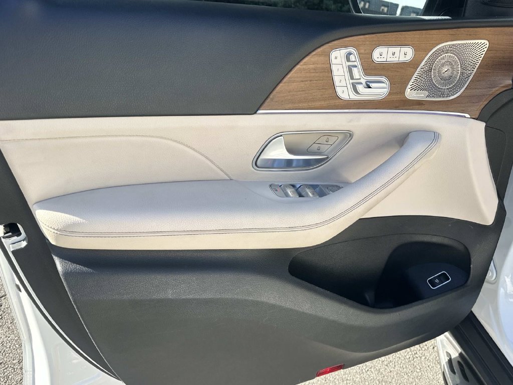 Used 2021 Mercedes-Benz GLS 580 4MATIC image 18