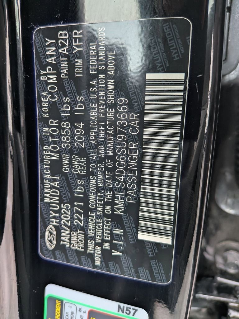 Used 2025 Hyundai Elantra SEL FWD image 28