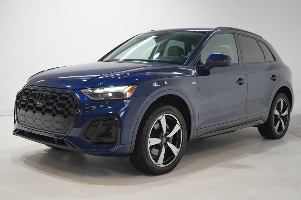 Used 2022 Audi Q5 2.0T Premium Plus w/ Premium Plus Package AWD/4WD image 3