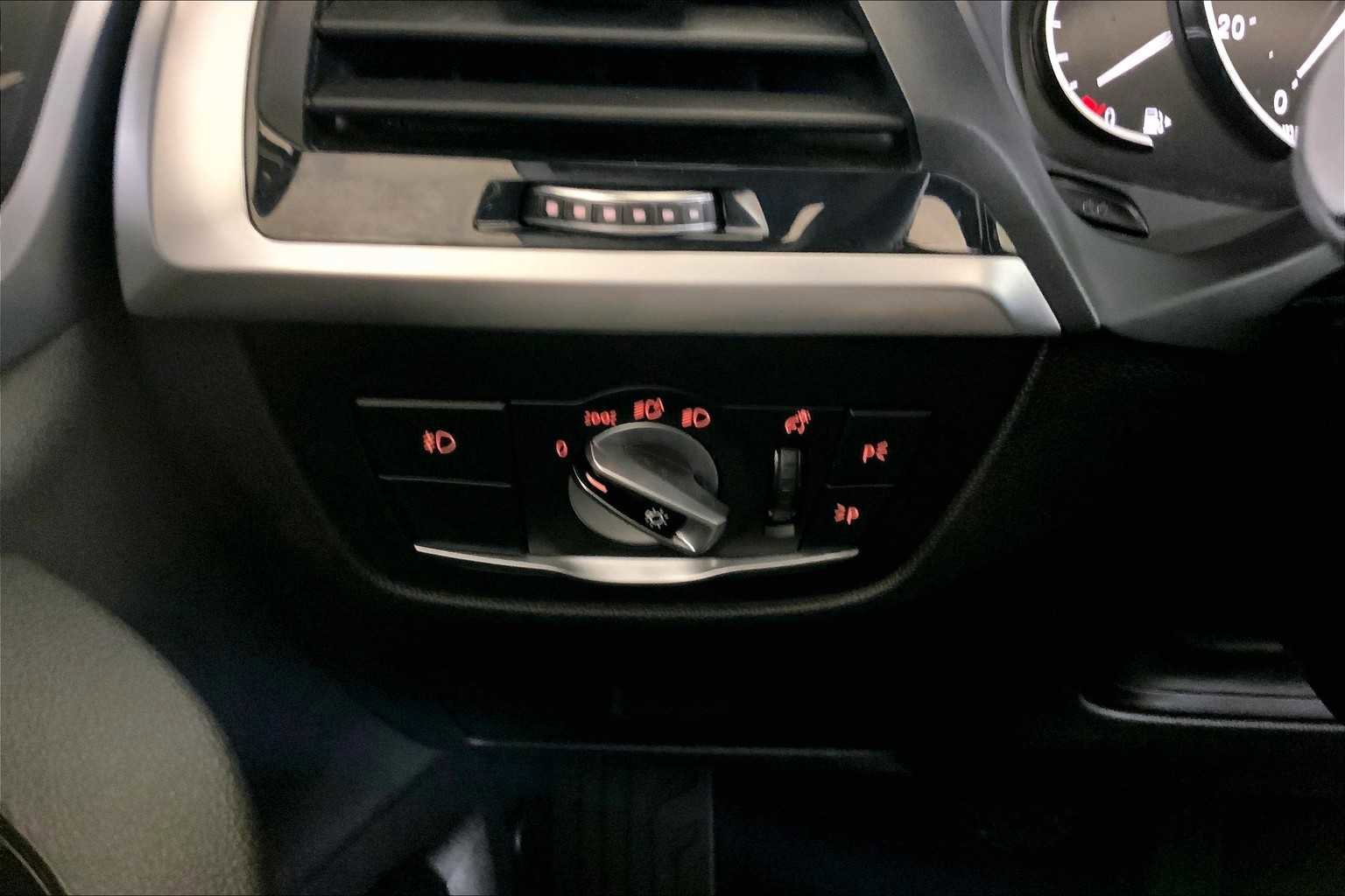 Used 2020 BMW X3 xDrive30i w/ Driving Assistance Package image 33