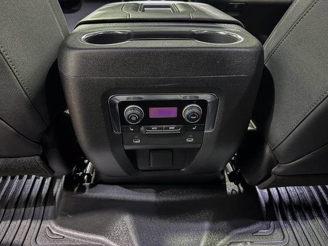 Used 2023 Chevrolet Suburban High Country AWD/4WD image 24