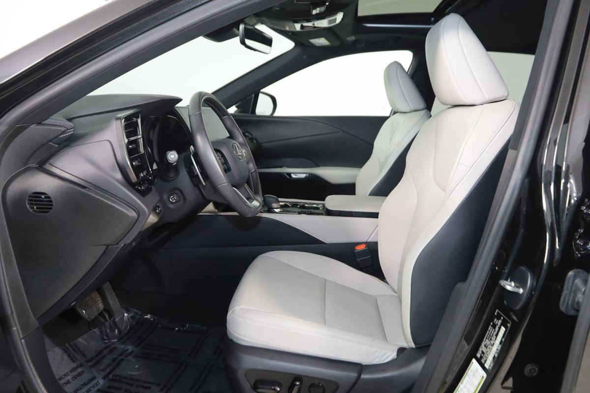 Used 2023 Lexus RX 350 Premium w/ Accessory Package AWD/4WD image 12