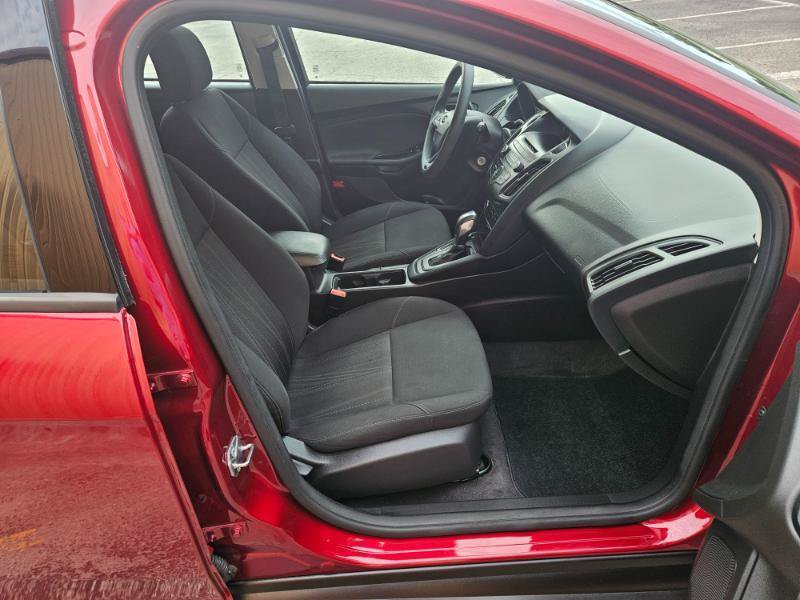 Used 2015 Ford Focus SE FWD image 8