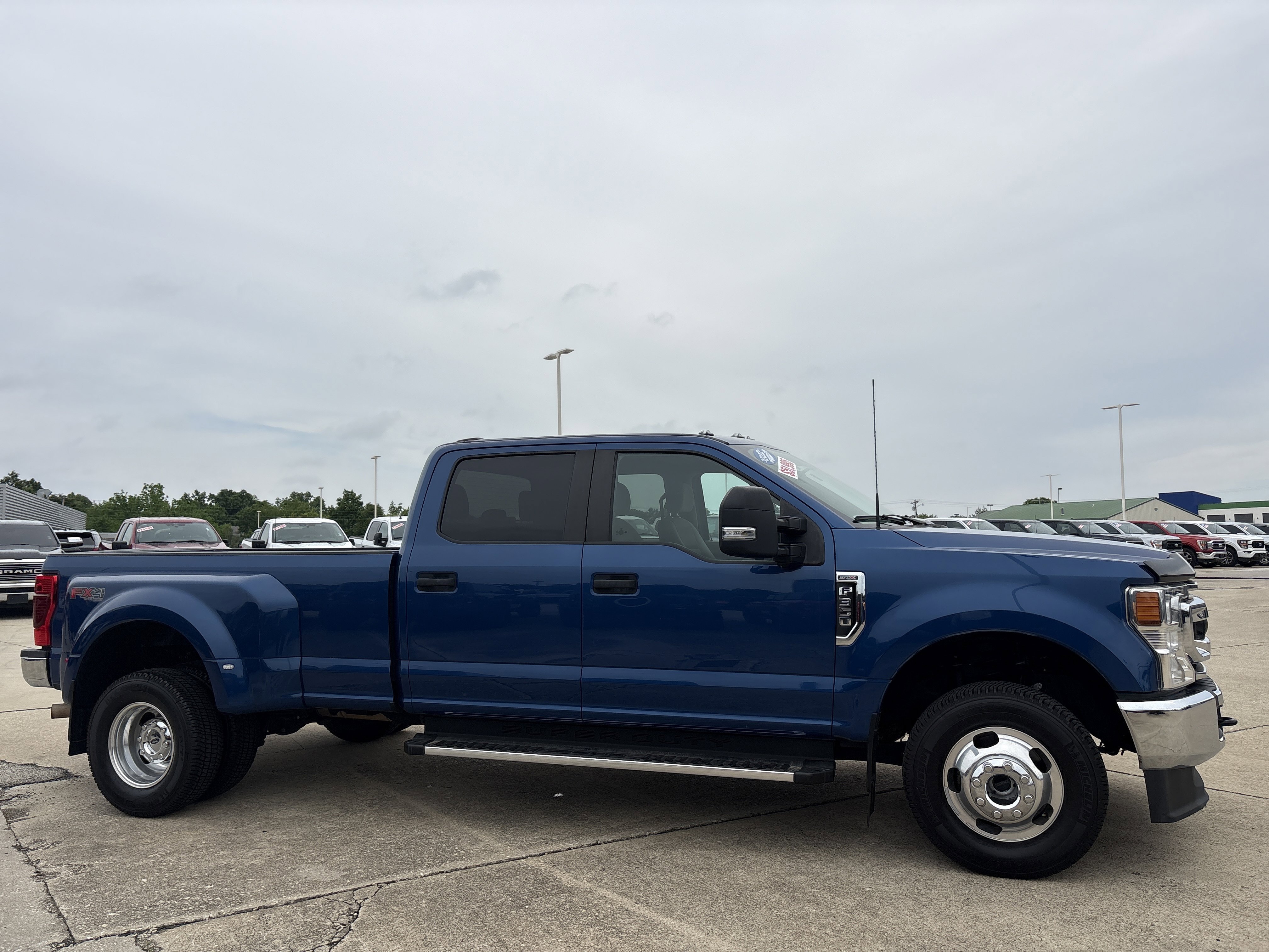 Used 2022 Ford F350 XL w/ STX Appearance Package AWD/4WD image 3