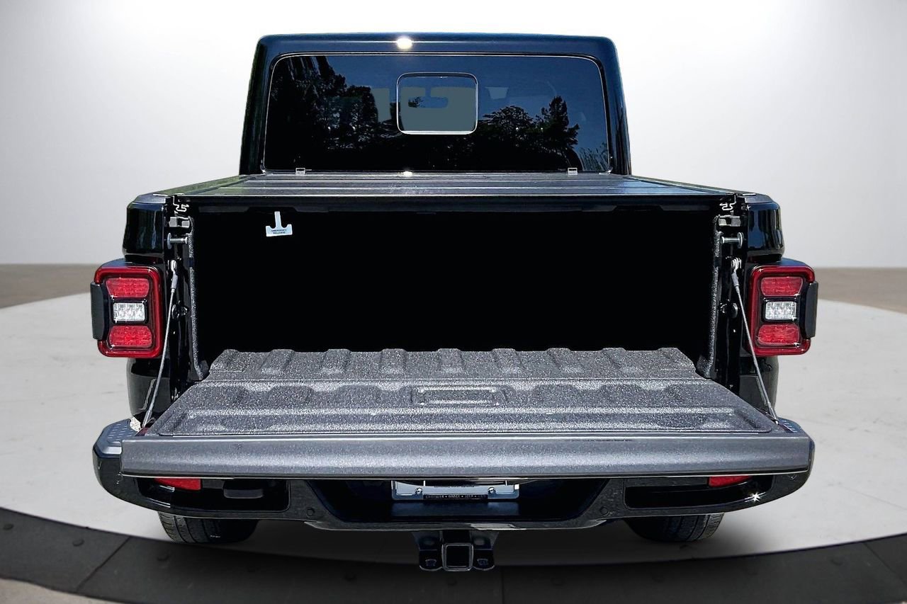 Certified 2023 Jeep Gladiator Overland AWD/4WD image 25