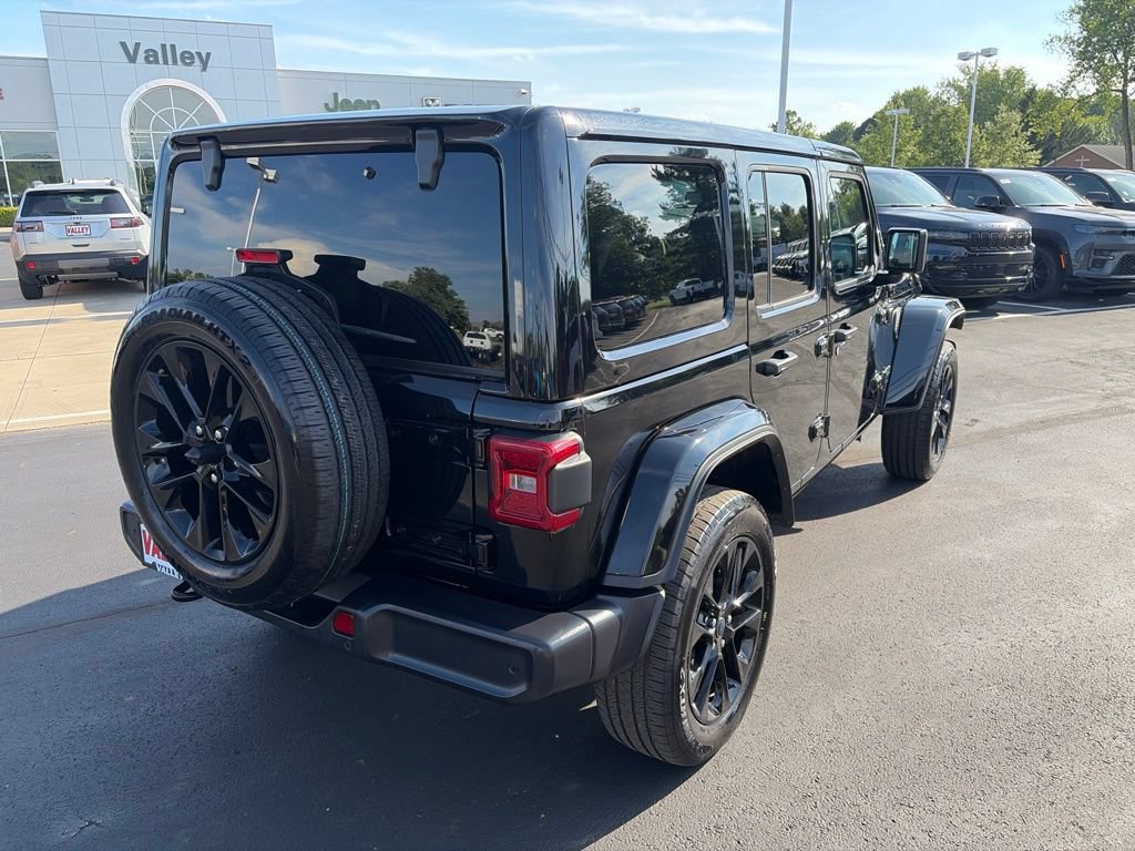 Used 2025 Jeep Wrangler Unlimited Sahara w/ Safety Group AWD/4WD image 7