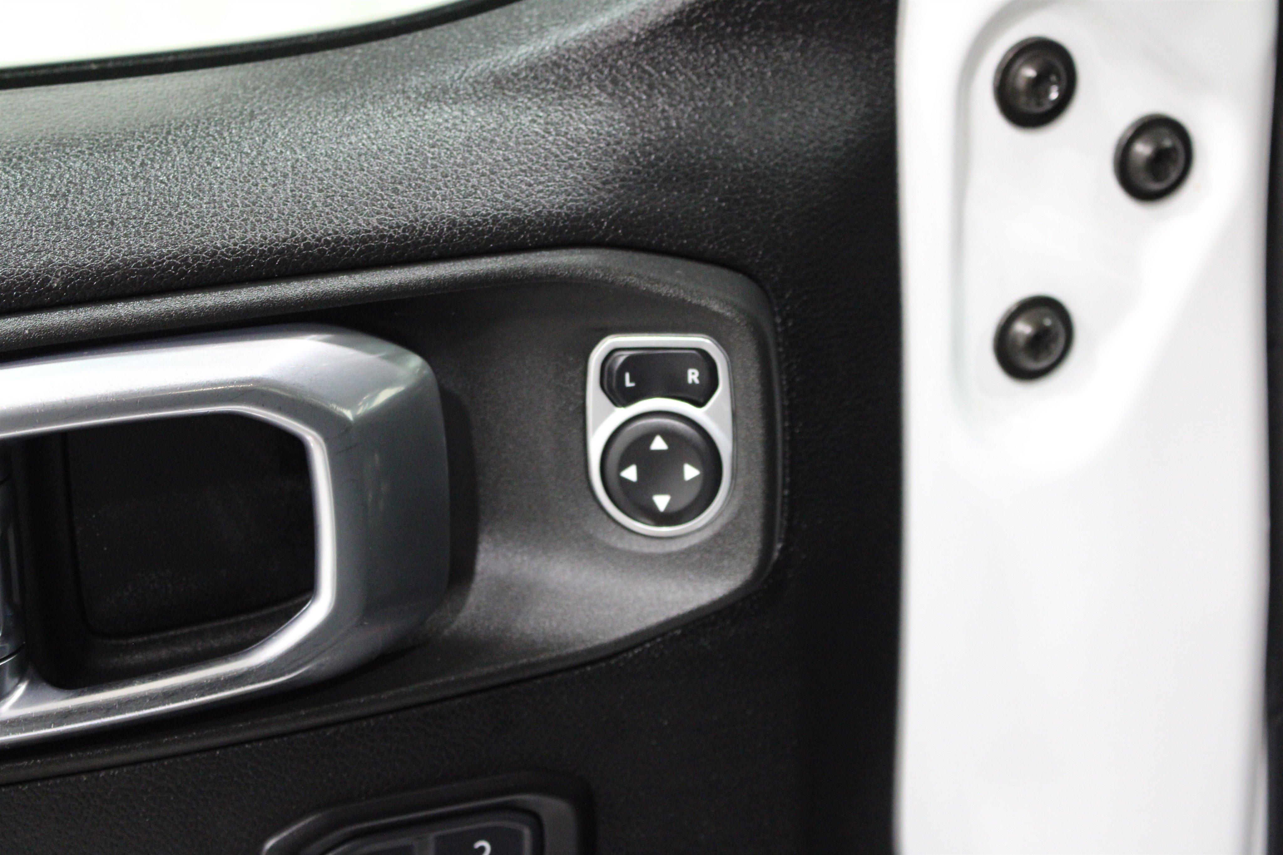 Used 2021 Jeep Gladiator Sport AWD/4WD image 8