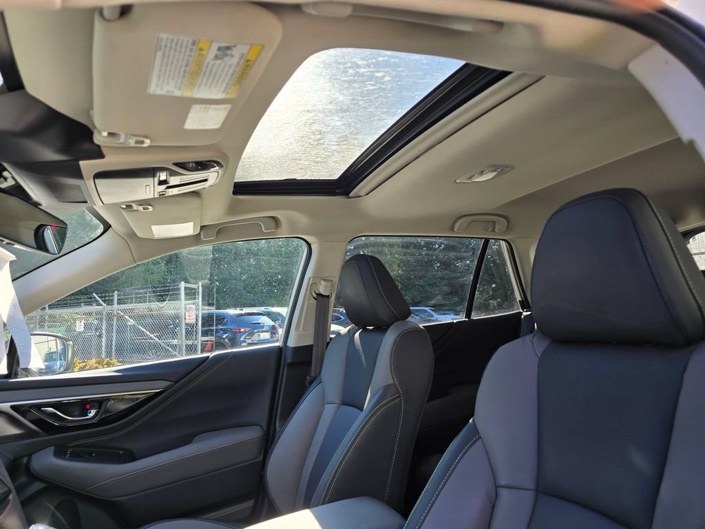 Certified 2025 Subaru Outback Onyx Edition XT AWD/4WD image 13