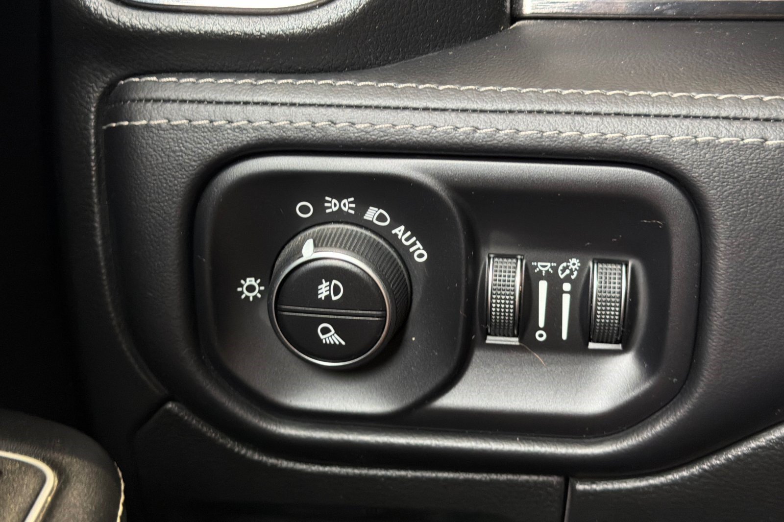 Used 2023 RAM 1500 Limited AWD/4WD image 34