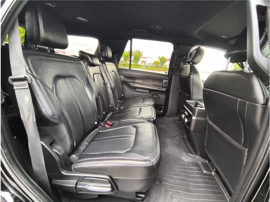 Used 2018 Ford Expedition Limited RWD image 16