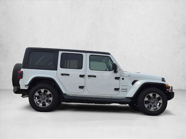 Used 2018 Jeep Wrangler Unlimited Sahara AWD/4WD image 4