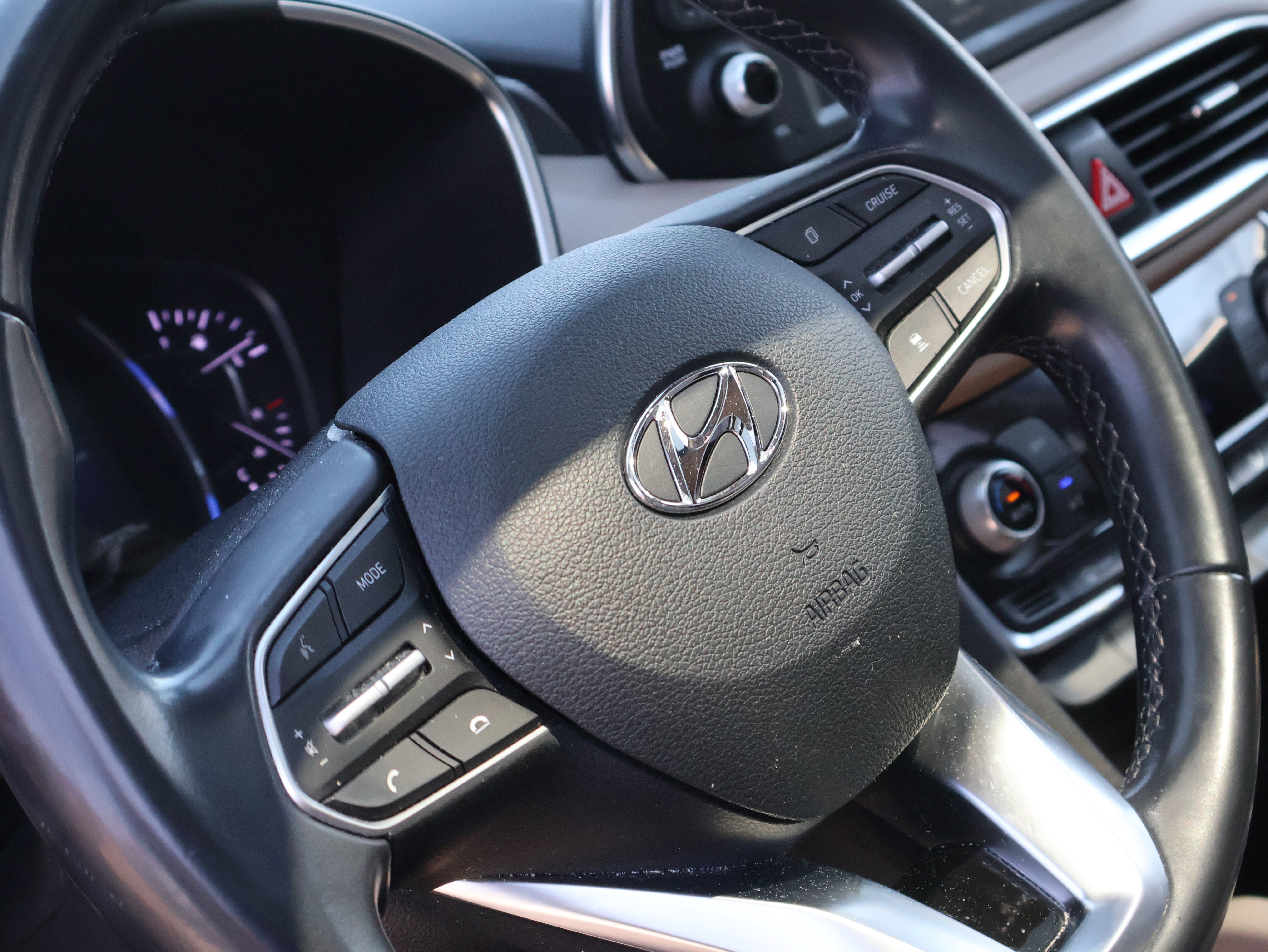 Used 2020 Hyundai Santa Fe SEL image 25