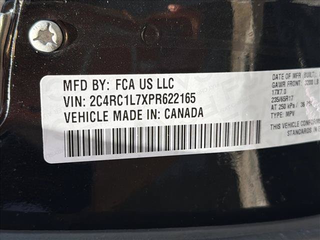 Used 2023 Chrysler Pacifica Touring-L FWD image 28