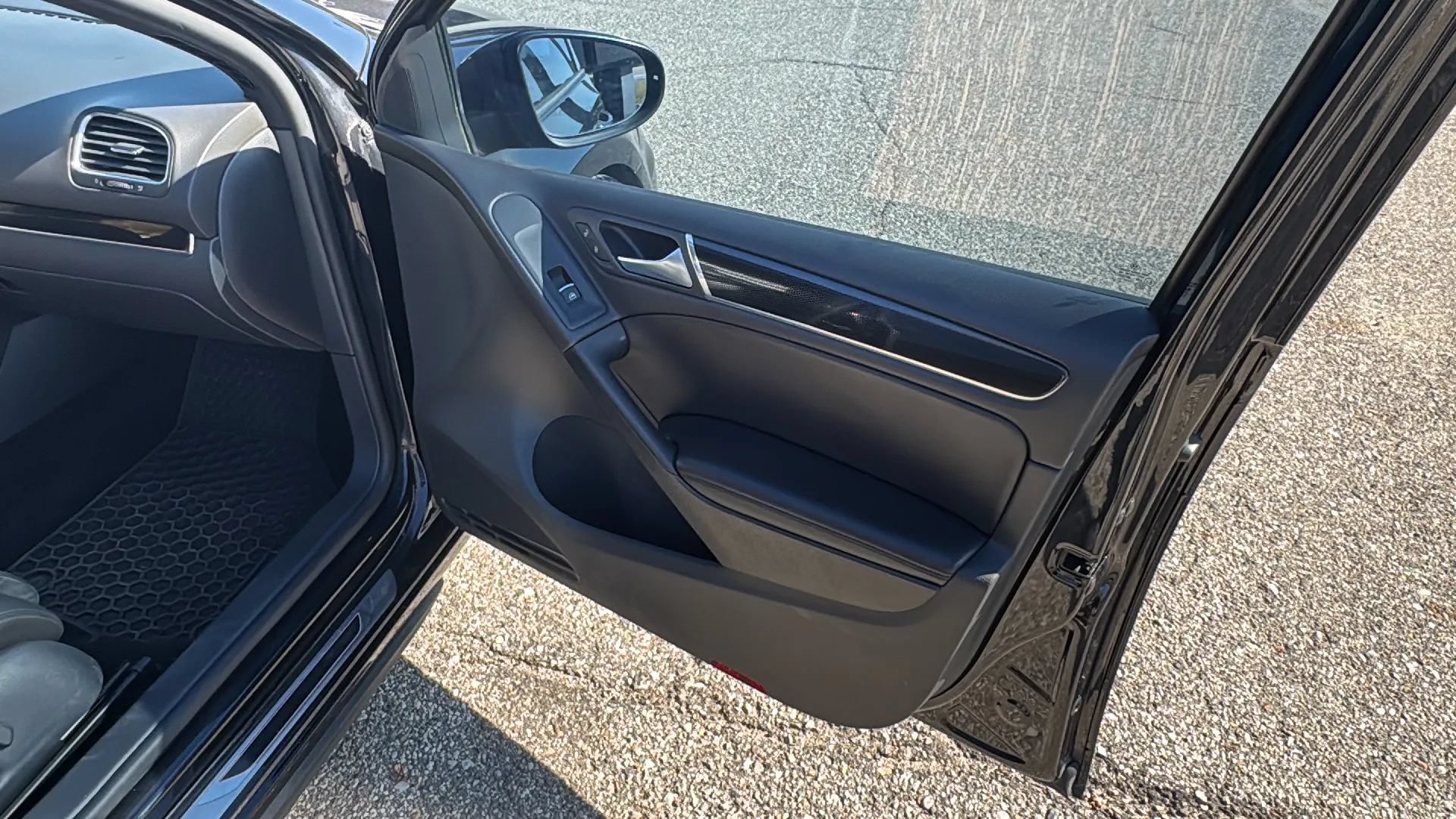 Used 2013 Volkswagen GTI Wolfsburg Edition FWD image 34