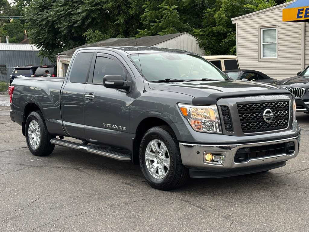 Used 2019 Nissan Titan SV w/ SV Convenience Package AWD/4WD image 2