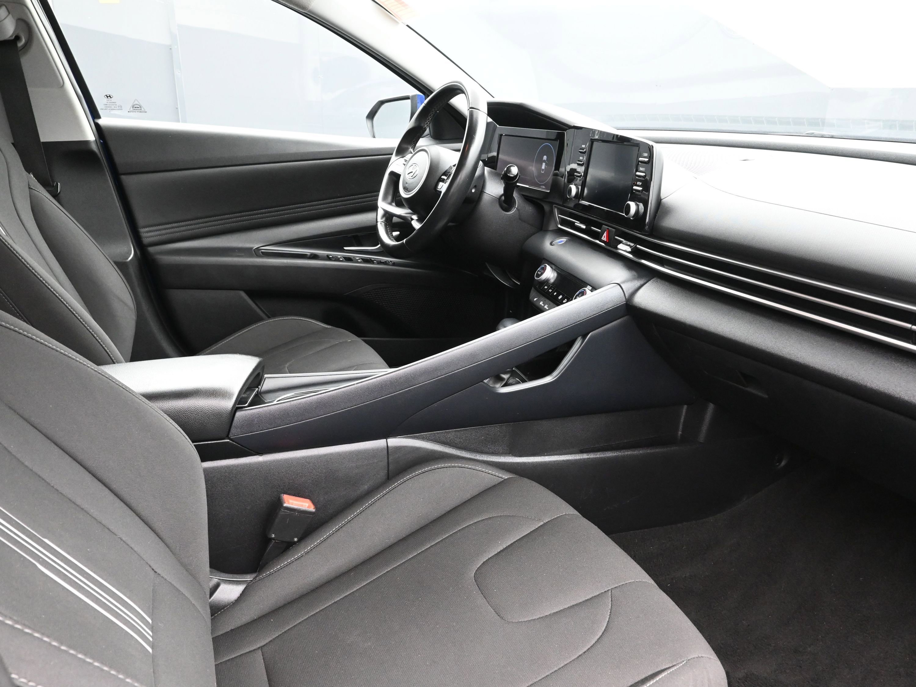 Certified 2022 Hyundai Elantra SEL w/ Convenience Package image 25