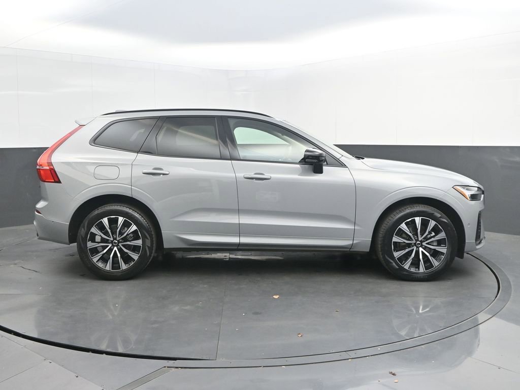 Used 2024 Volvo XC60 B5 Plus AWD/4WD image 8