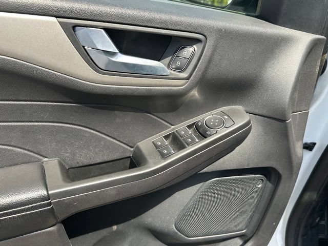 Used 2021 Ford Escape SE FWD image 16