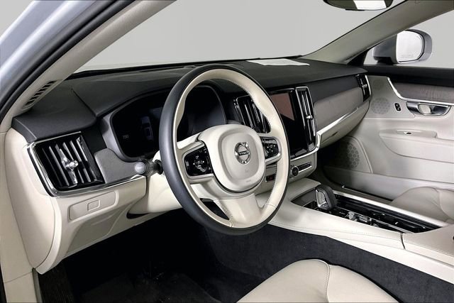 Used 2025 Volvo V90 B6 Cross Country Plus w/ Protection Package Premier AWD/4WD image 14