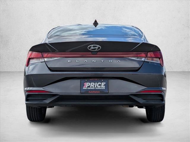 Used 2021 Hyundai Elantra SE image 6
