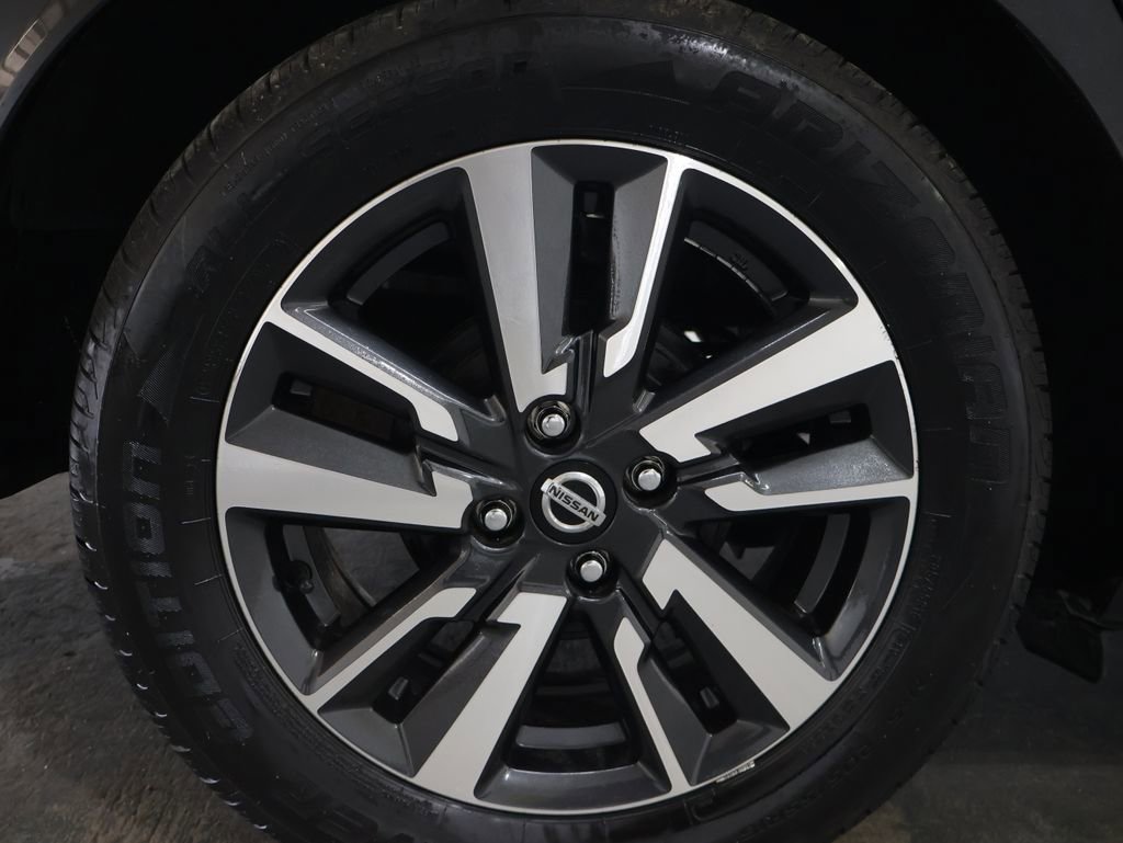 Used 2021 Nissan Versa SV image 30